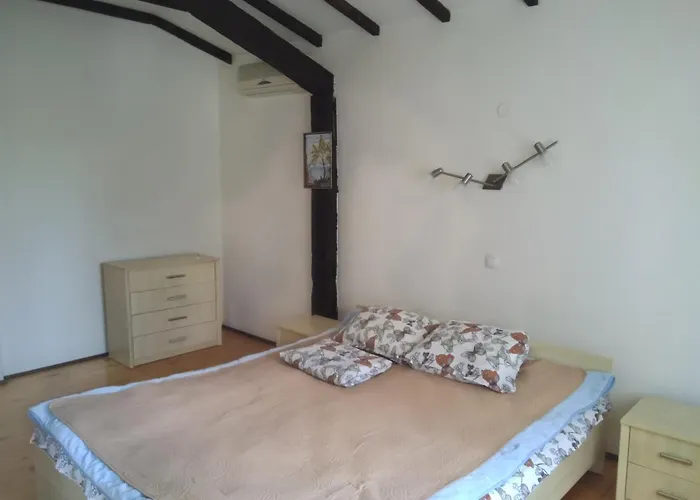 Poli Penzion Levski (Varna)